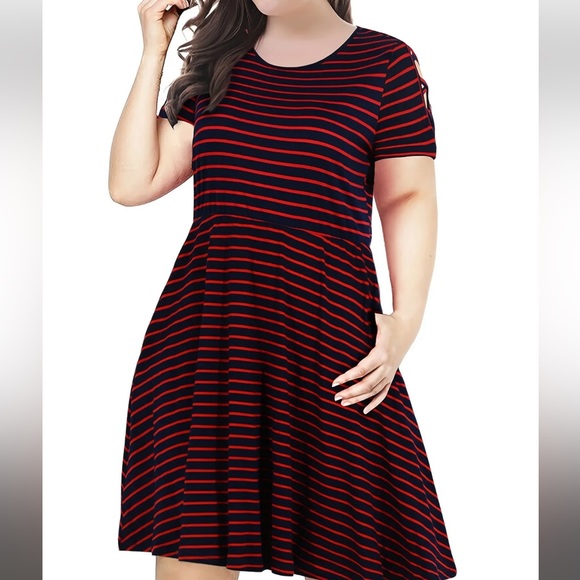 Striped Cross Cross Dress - Picture 2 of 5